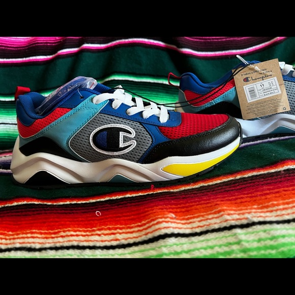 Champion 93Eighteen - Picture 1 of 6